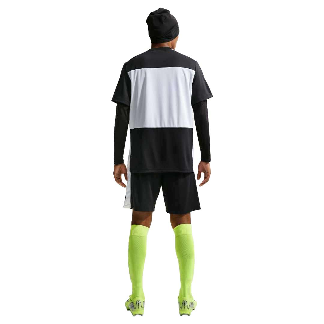 NIKE ACADEMY+