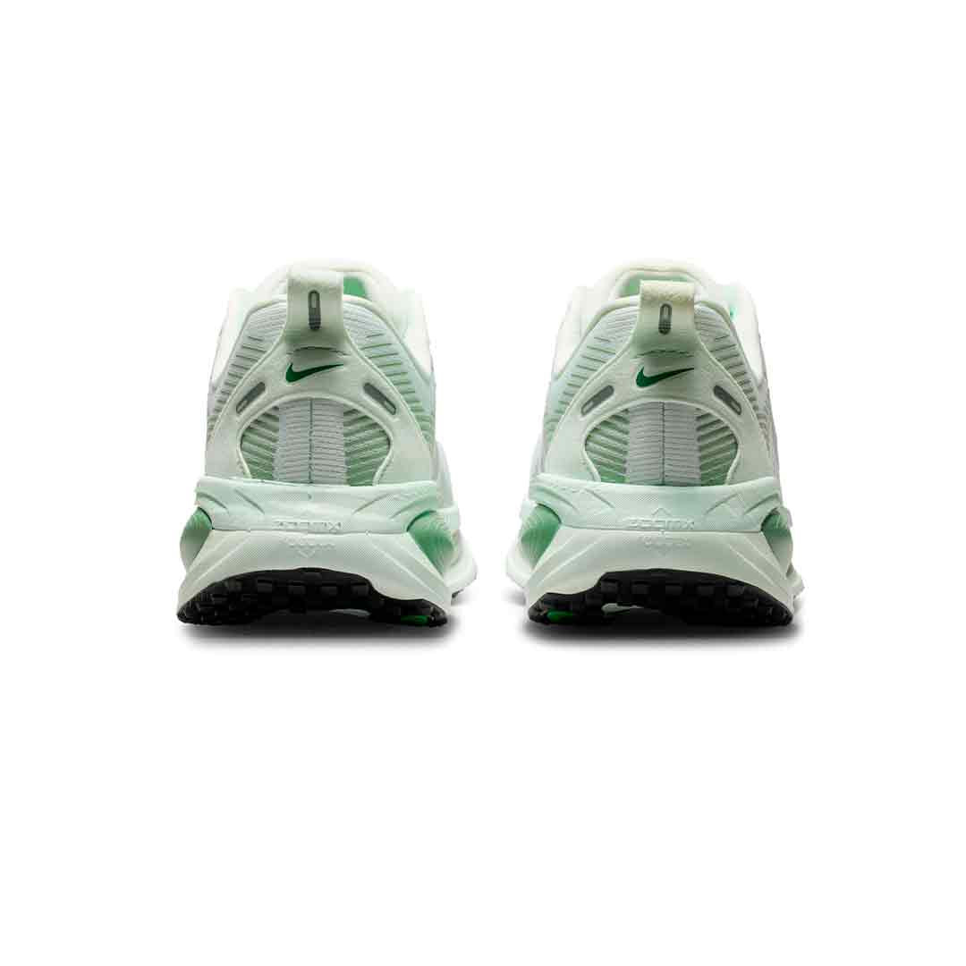 NIKE VOMERO 18