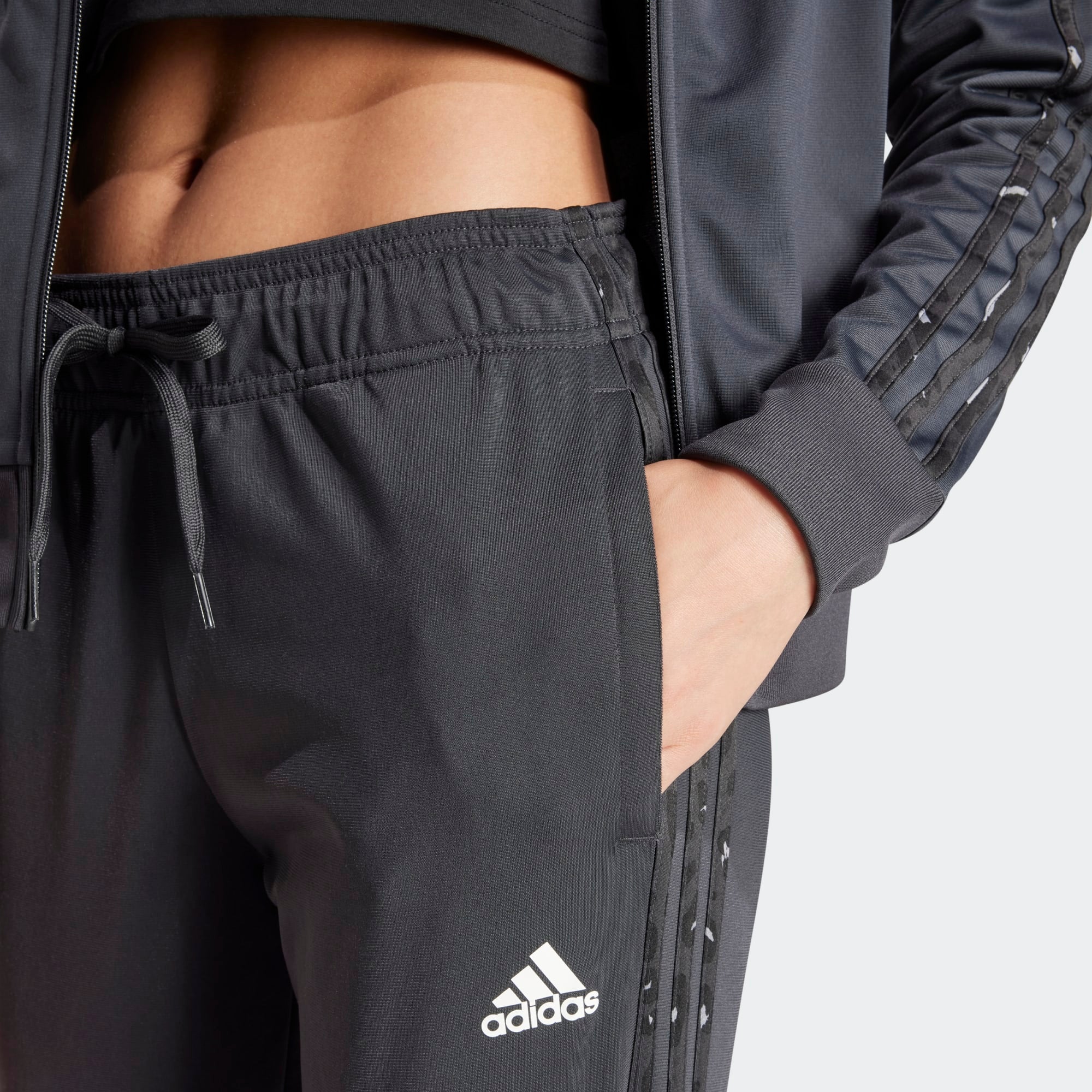 ESSENTIALS RAYAS TEJIDO TRICOT